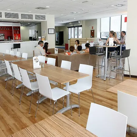 מלון Travelodge Valencia Aeropuerto מניסס