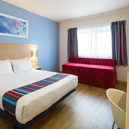 Travelodge Valencia Aeropuerto מלון מניסס