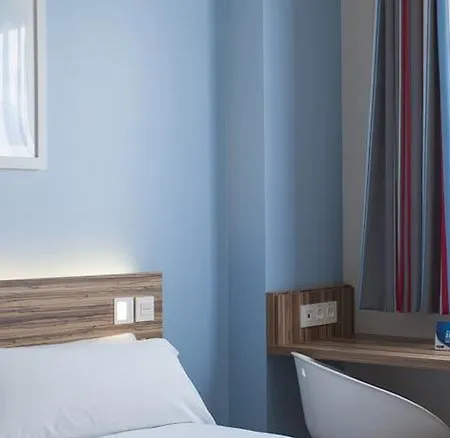 Travelodge Valencia Aeropuerto מניסס