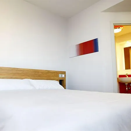 Travelodge Valencia Aeropuerto * מניסס