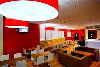 瓦伦西亚机场旅程住宿 酒店 *