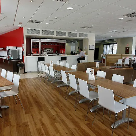 瓦伦西亚机场旅程住宿 * 马尼塞斯