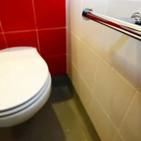 瓦伦西亚机场旅程住宿 *