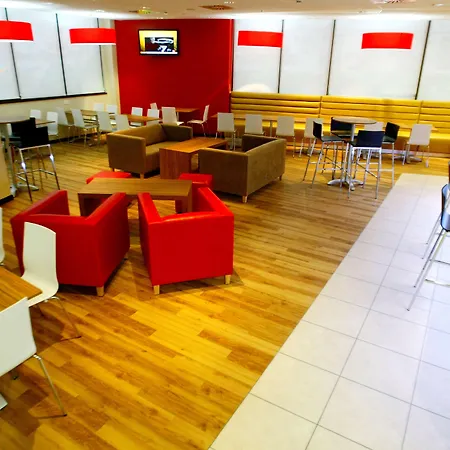 Travelodge Valencia Aeropuerto Hotel Manises