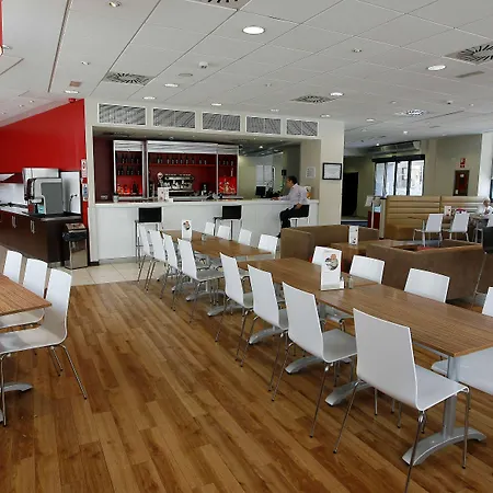 Travelodge Valencia Aeropuerto Hotel