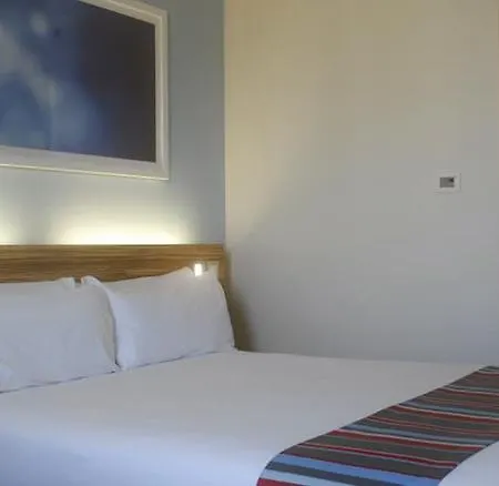 Travelodge Valencia Aeropuerto Hotel *