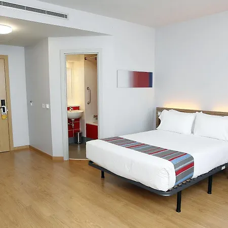 Travelodge Valencia Aeropuerto Hotel *